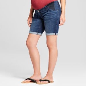 NWT maternity shorts